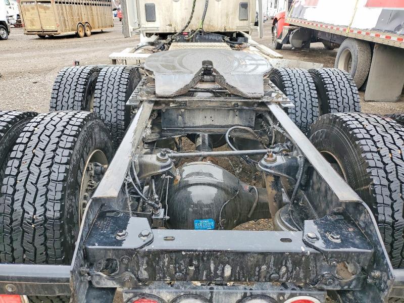 2024 Kenworth T880 Semi Truck