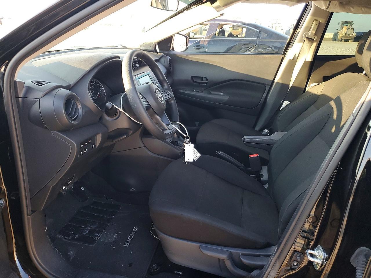 2025 Nissan Kicks Play s