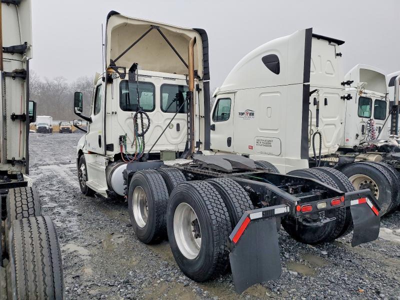 2020 Freightliner Cascadia 126 Semi Truck