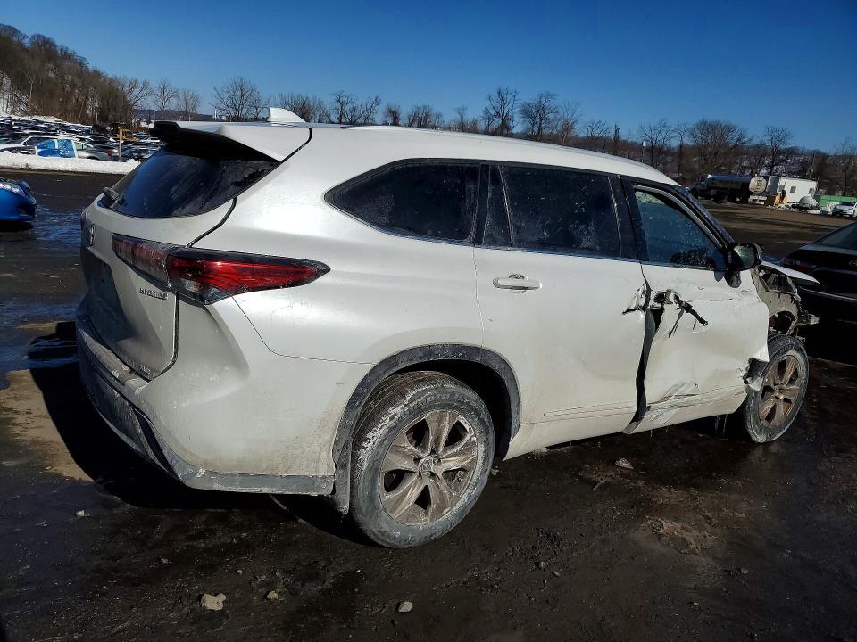 2022 Toyota Highlander Hybrid Bronze Edition