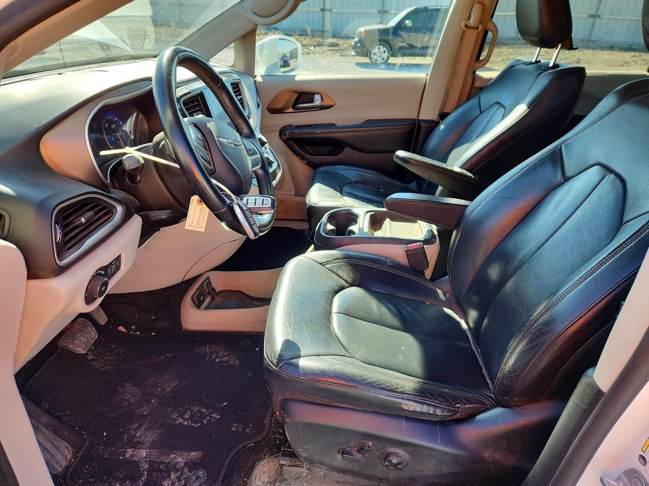 2017 Chrysler Pacifica Touring l