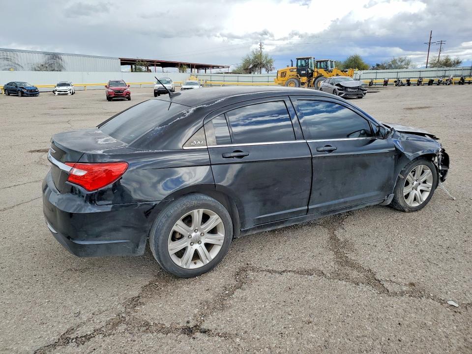 2013 Chrysler 200 lx