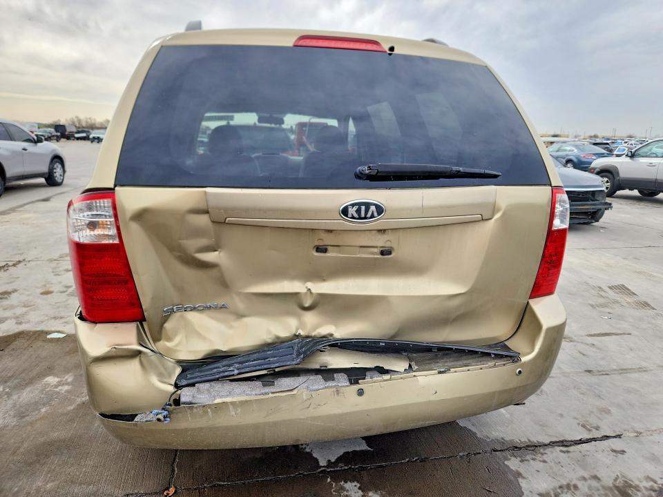 2010 KIA Sedona lx