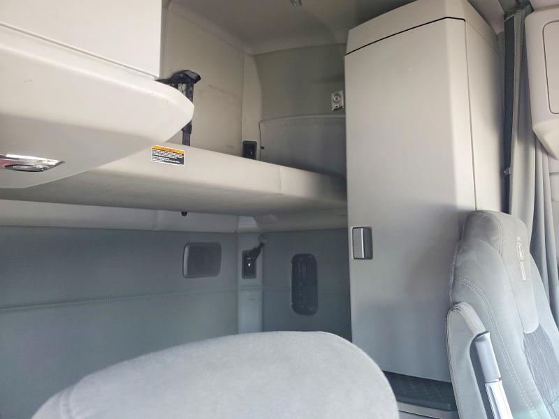 2021 Kenworth T680 Semi Truck