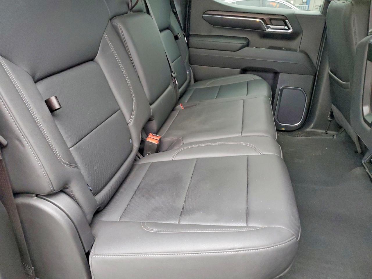 2023 GMC Sierra K1500 SLT