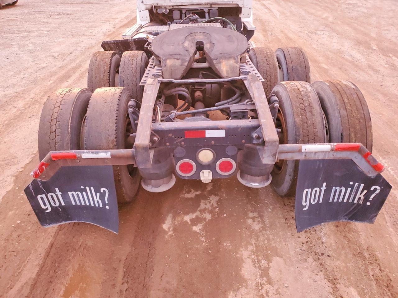 2009 Sterling L 8500