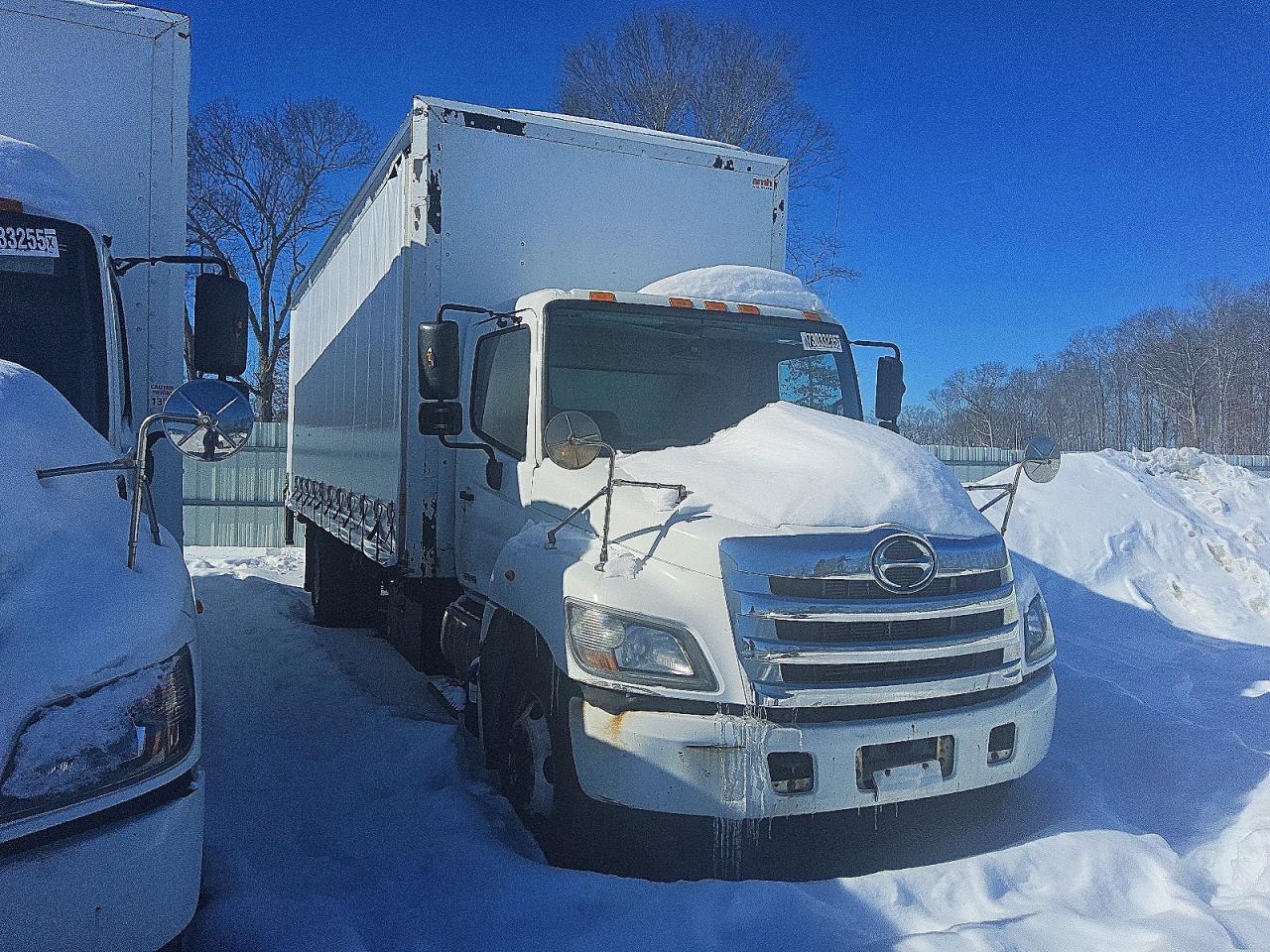 2017 Hino 268 BOX Truck