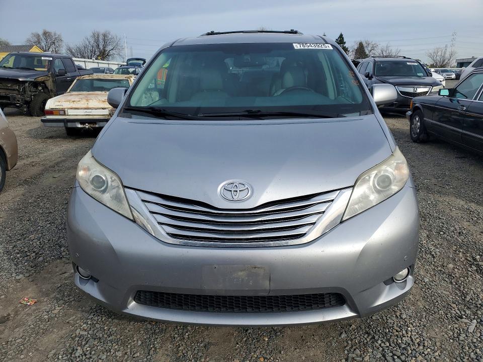2011 Toyota Sienna xle