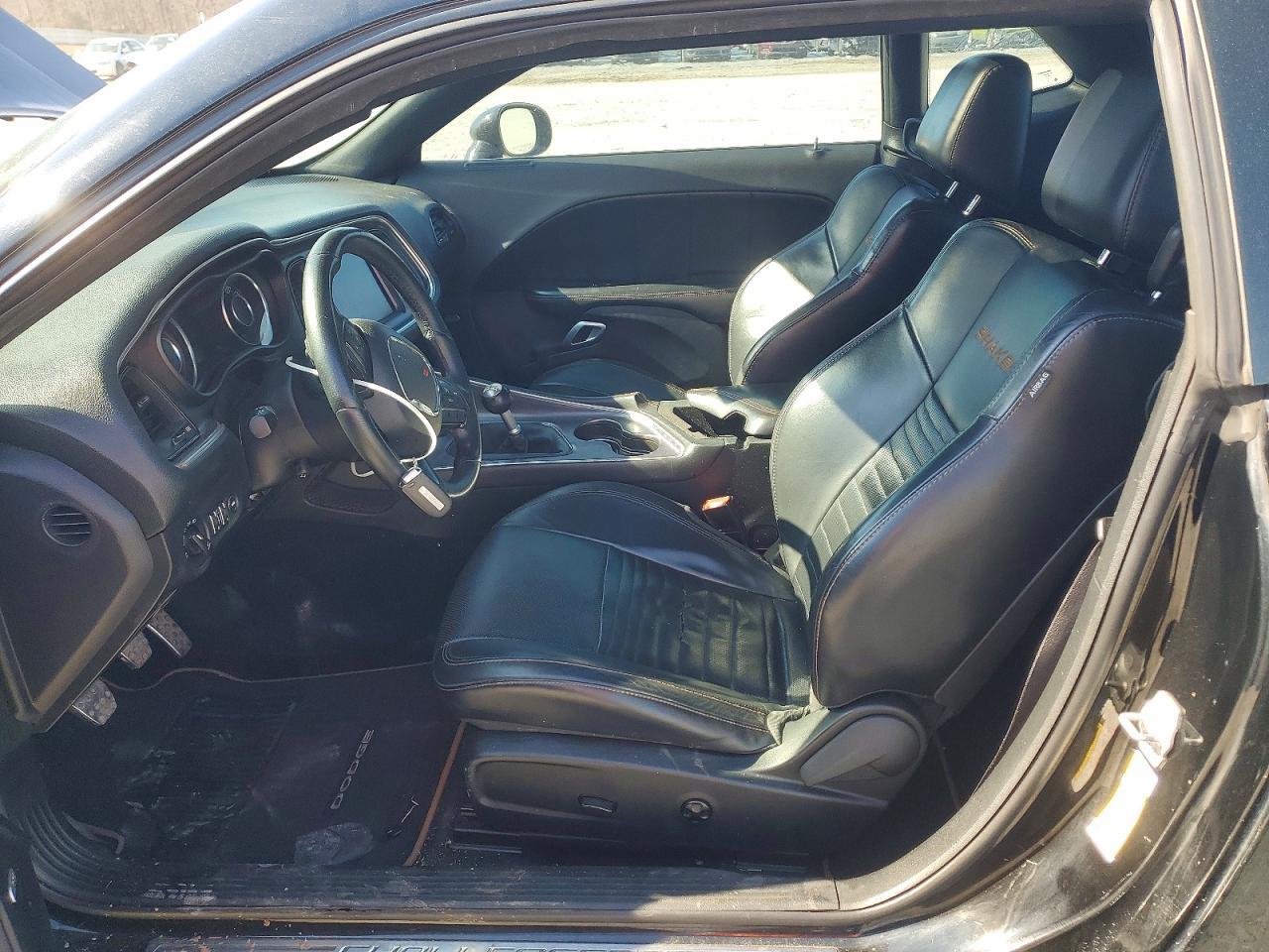 2015 Dodge Challenger sxt Plus