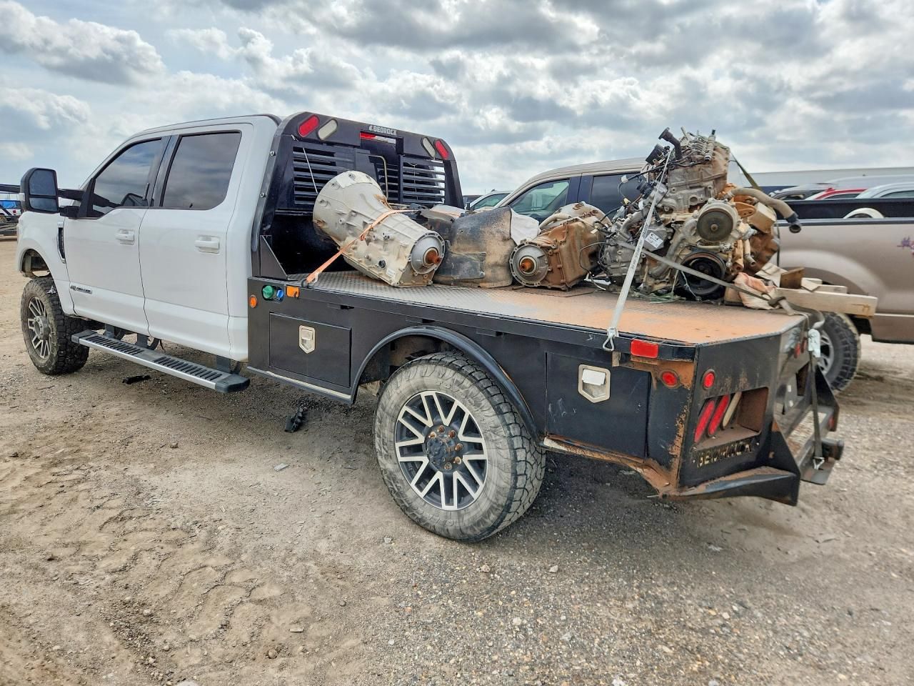 2018 Ford F350 Super Duty Flatbed Truck