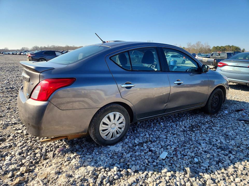 2016 Nissan Versa s