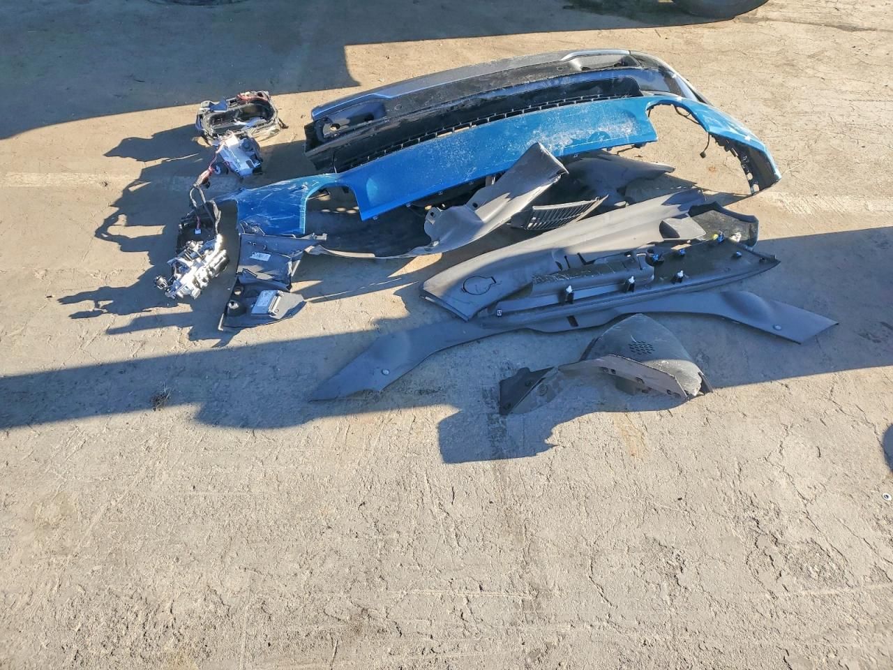 2024 Rivian R1S Adventure