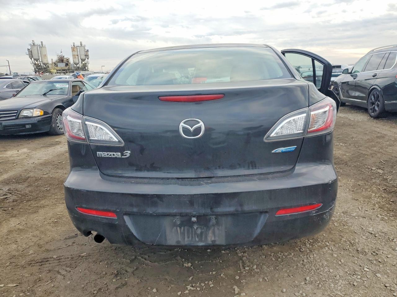 2013 Mazda 3 I