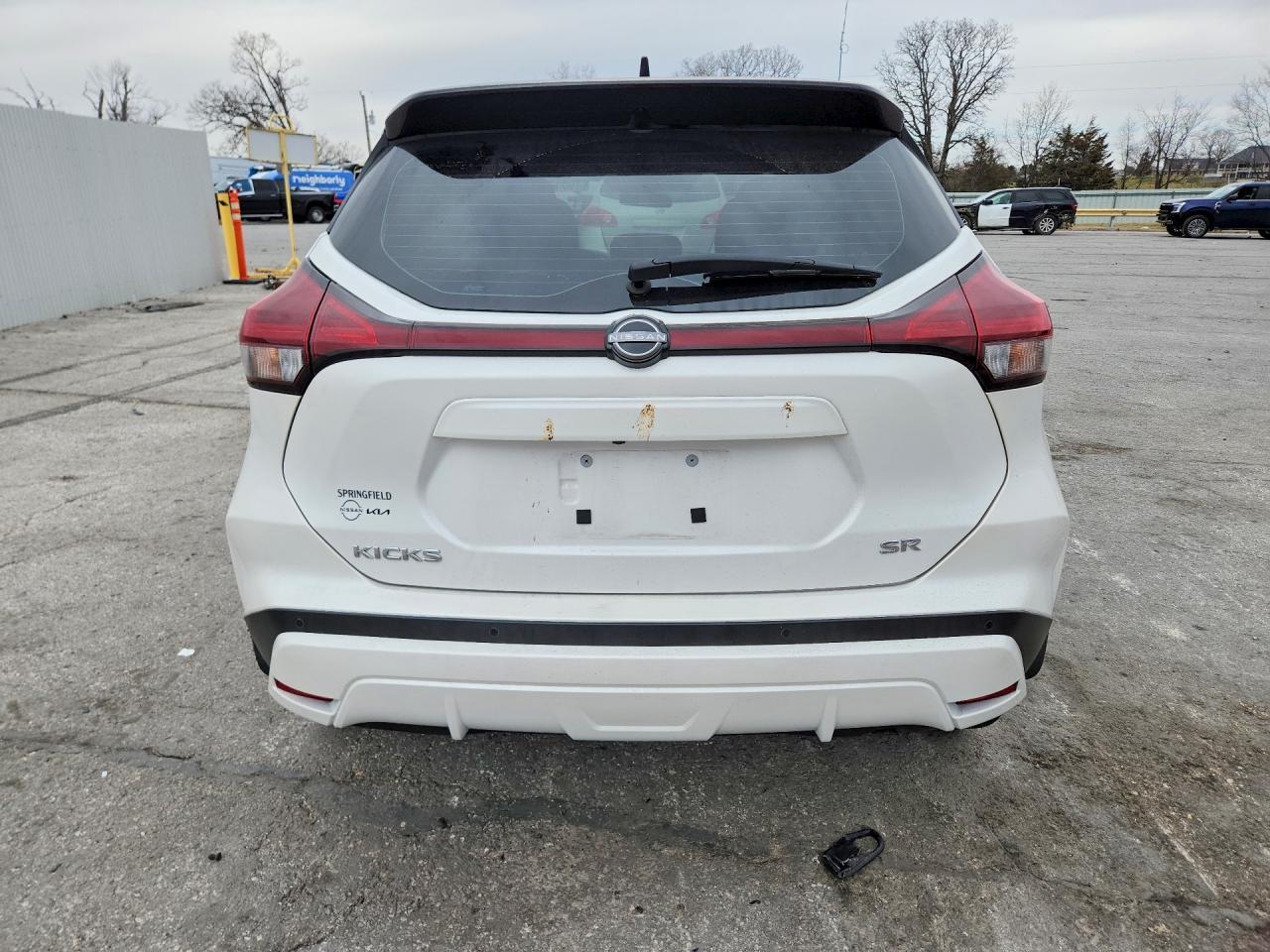 2024 Nissan Kicks sr