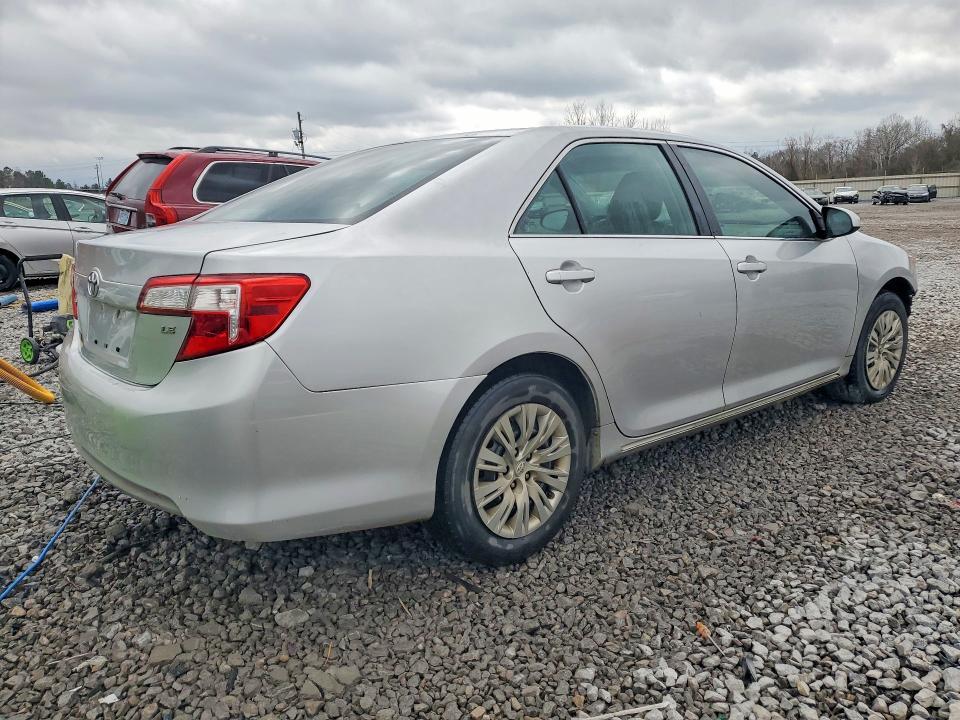 2013 Toyota Camry le