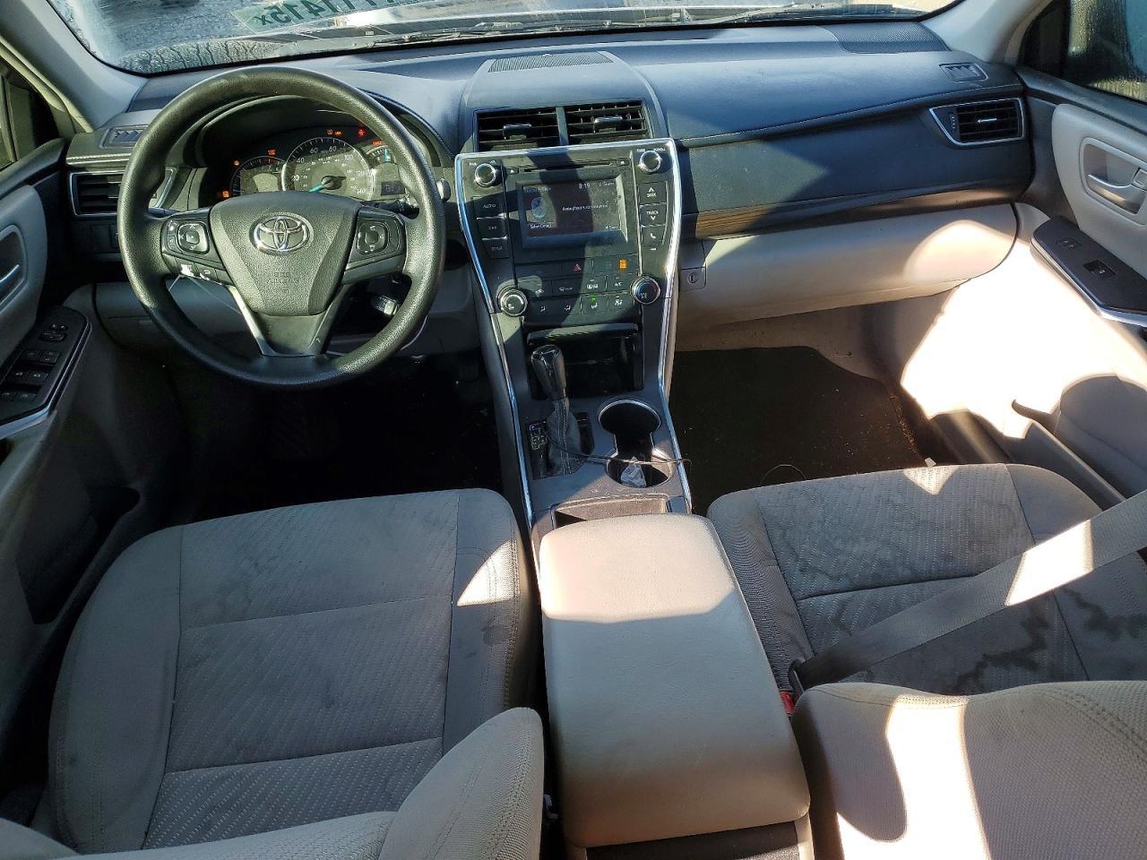 2015 Toyota Camry le