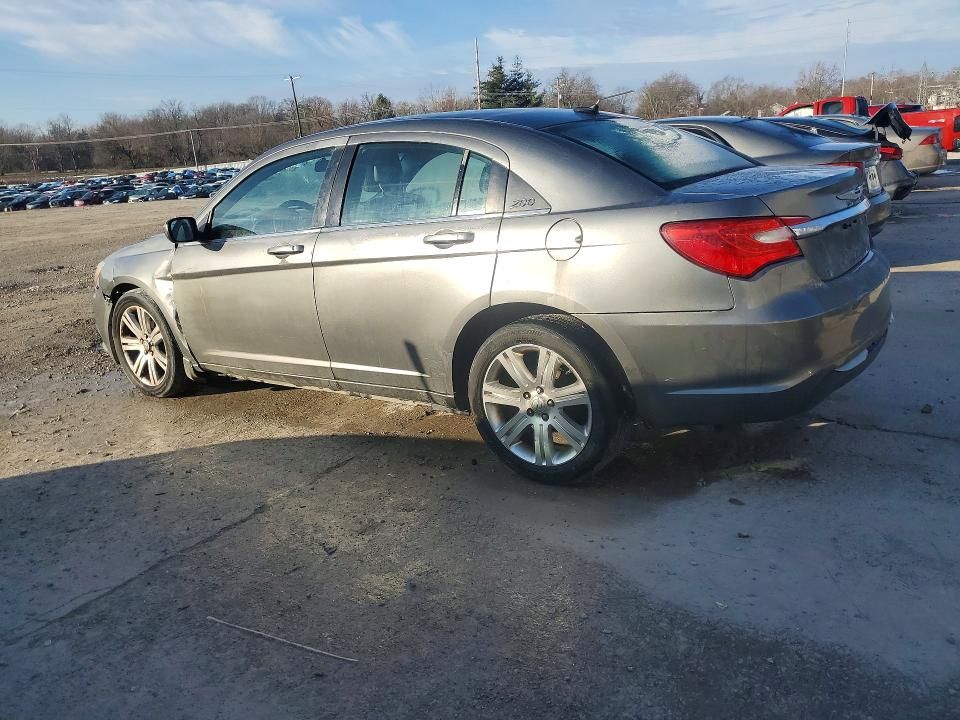 2013 Chrysler 200 Touring
