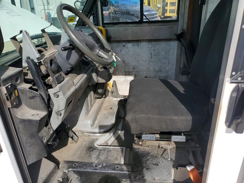 2013 Isuzu NPR Delivery Truck