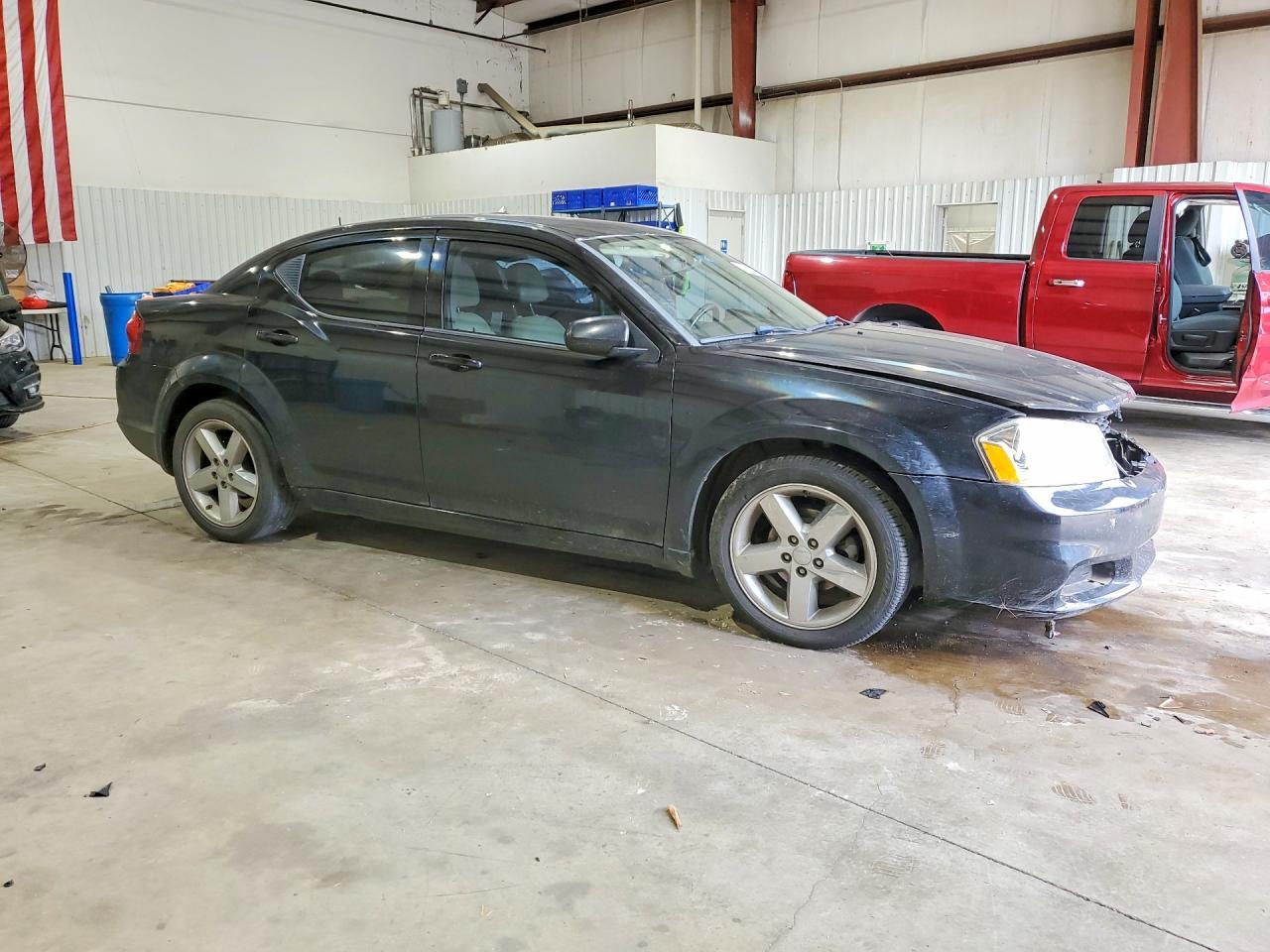 2011 Dodge Avenger lux