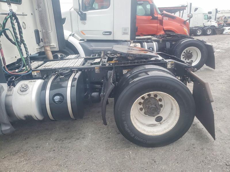 2018 Peterbilt 579 Semi Truck