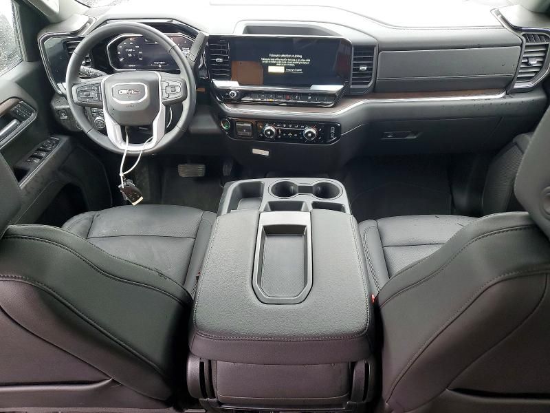 2026 GMC Sierra K1500 slt