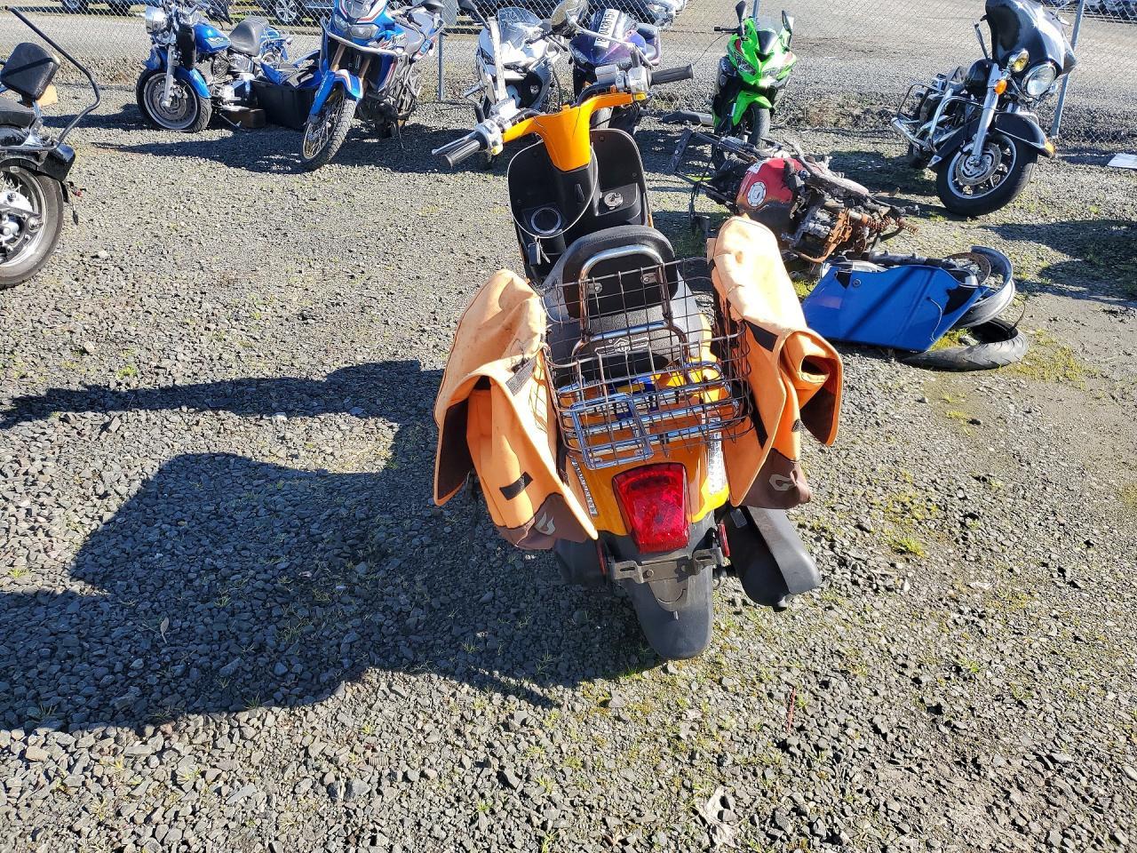 2021 Genuine Scooter Co. Buddy Kick