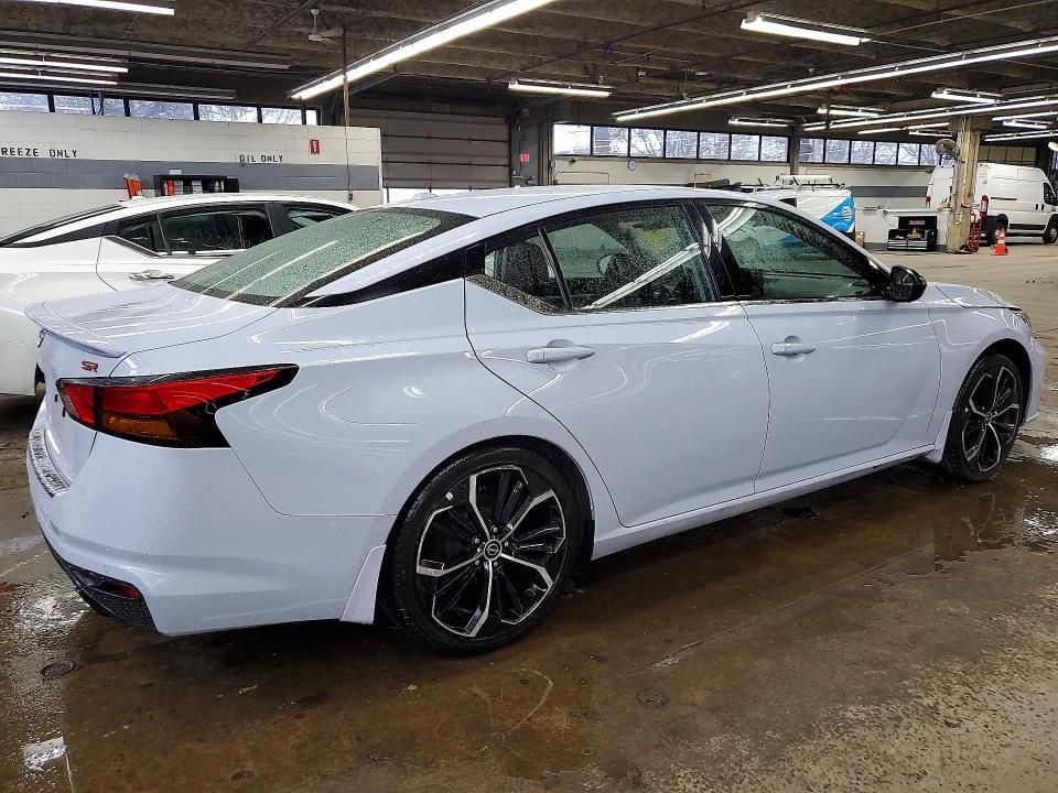 2023 Nissan Altima sr