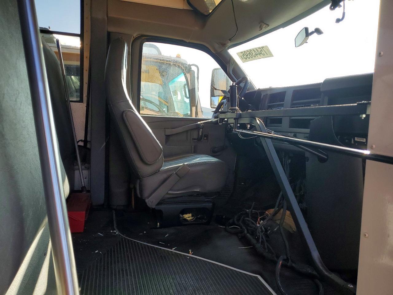 2016 Chevrolet 2016 Collins Bantam G4500-School Bus