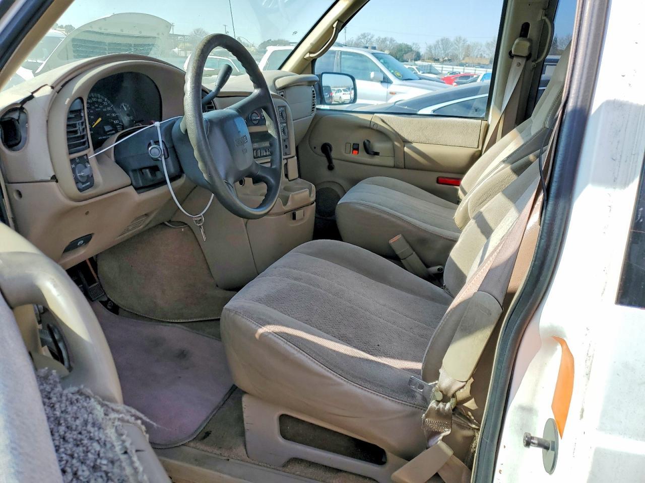 2000 GMC Safari XT