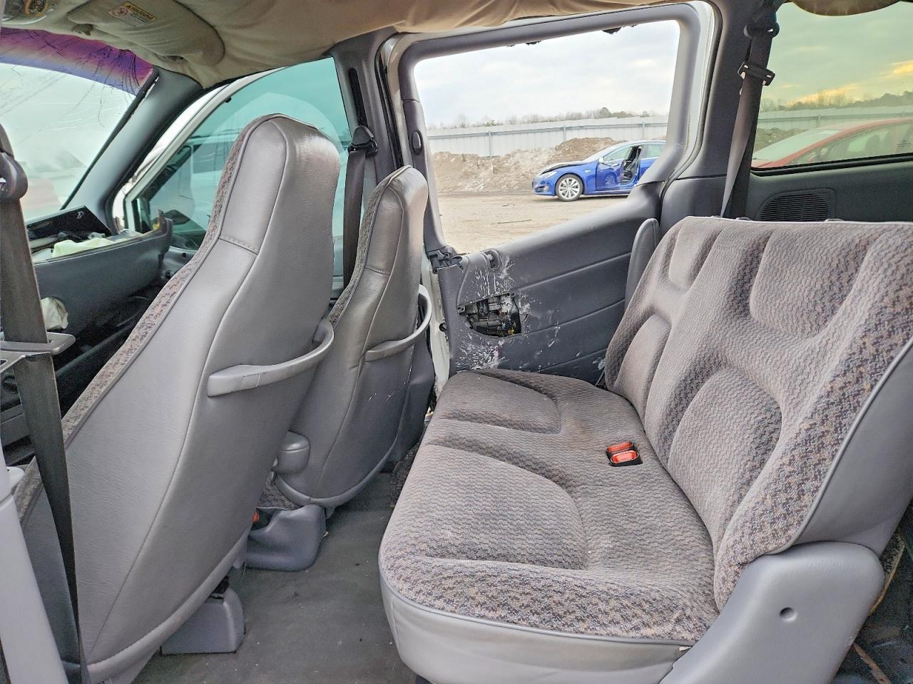 1998 Dodge Caravan