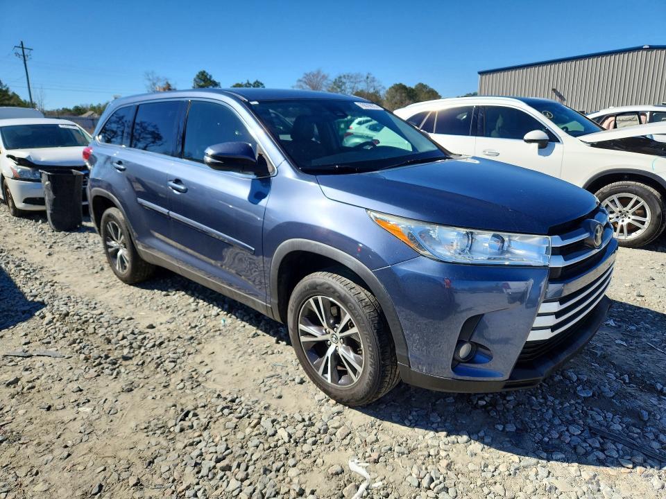 2019 Toyota Highlander le