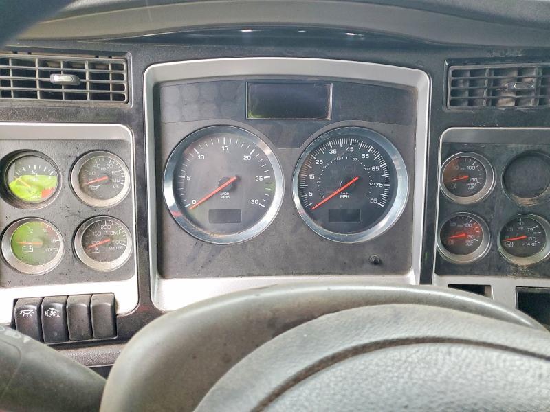 2011 Kenworth Construction T800