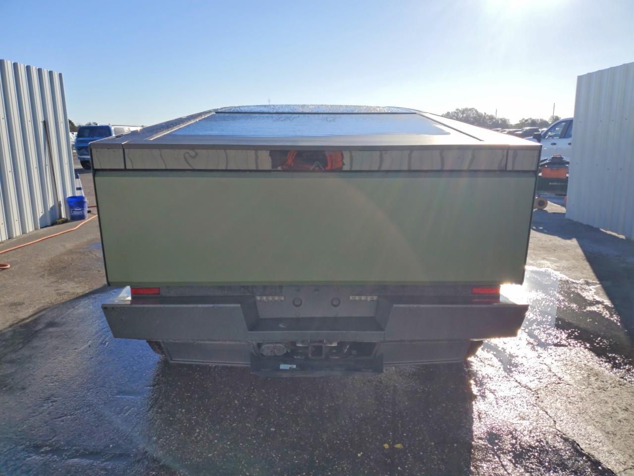 2024 Tesla Cybertruck