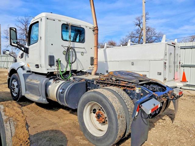 2017 Peterbilt 579 Semi Truck