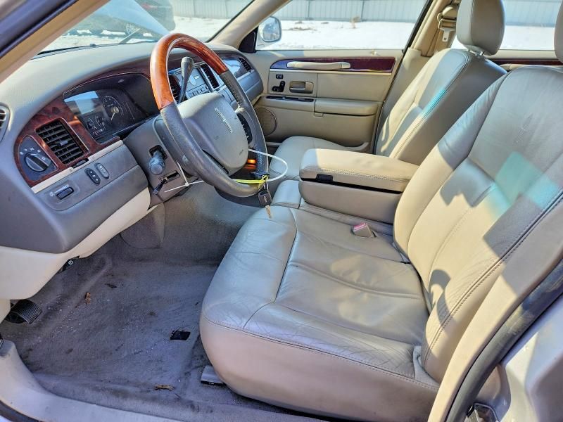 2007 Lincoln Town car Signature Limited