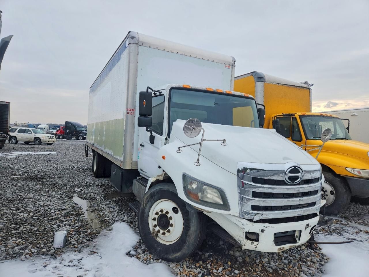 2016 Hino 338 box Truck