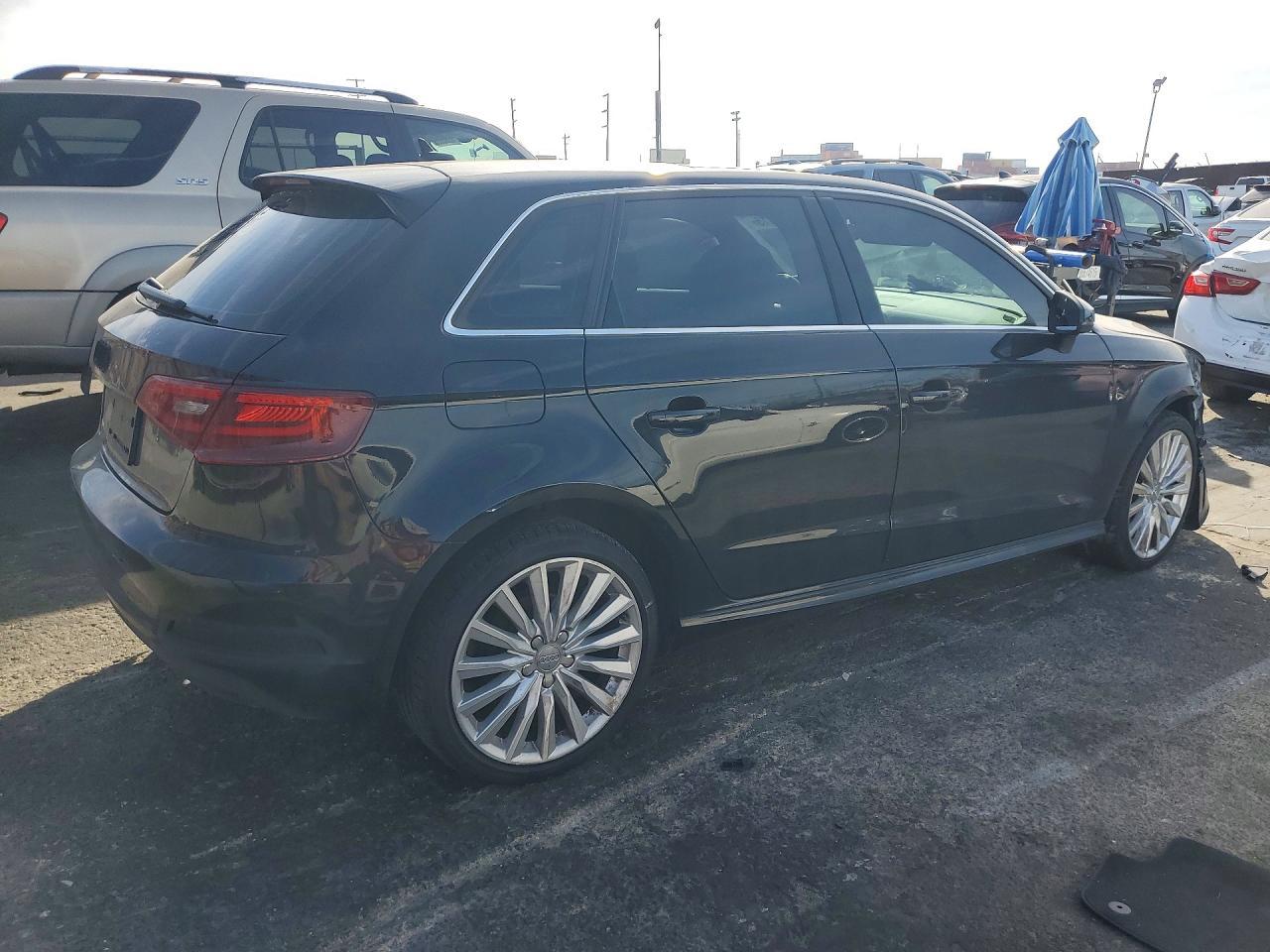 2016 Audi A3 E-tron Premium Plus