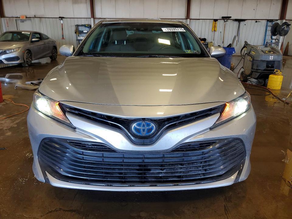 2018 Toyota Camry Hybrid le