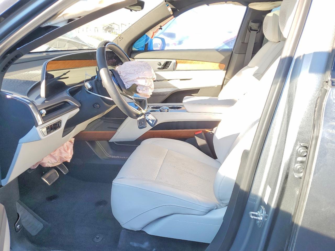 2026 Cadillac Vistiq Luxury