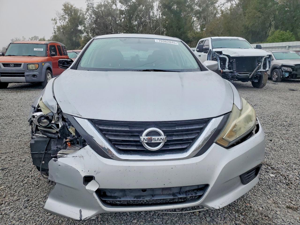 2016 Niss Altima 2.5 s