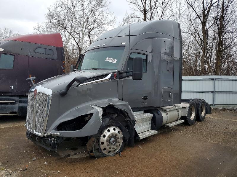 2023 Kenworth T680 Semi Truck