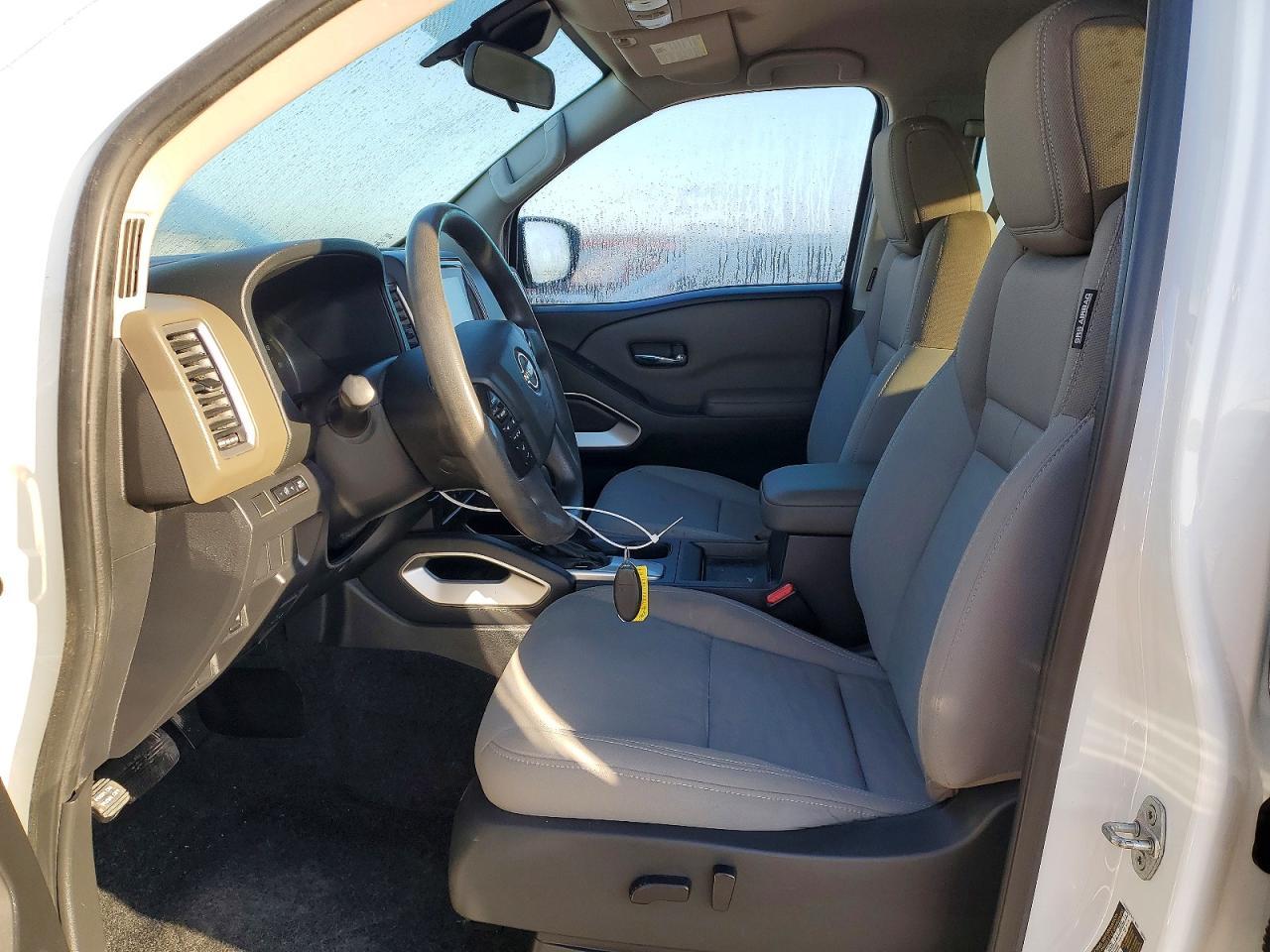 2023 Nissan Frontier s