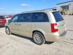 2011 Chrysler Town & Country Touring l