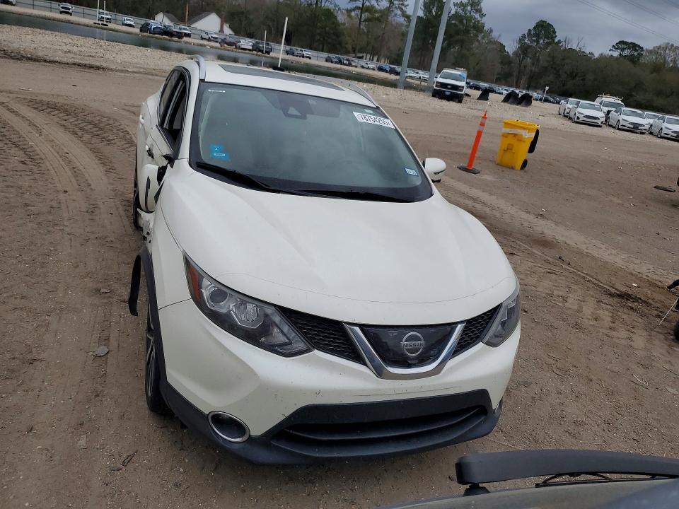 2017 Nissan Rogue Sport sl