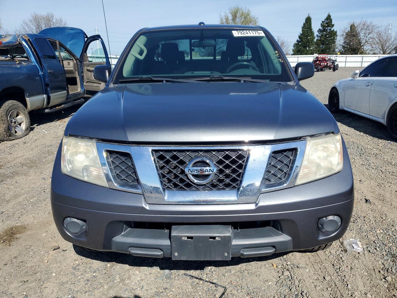 2017 Nissan Frontier SV