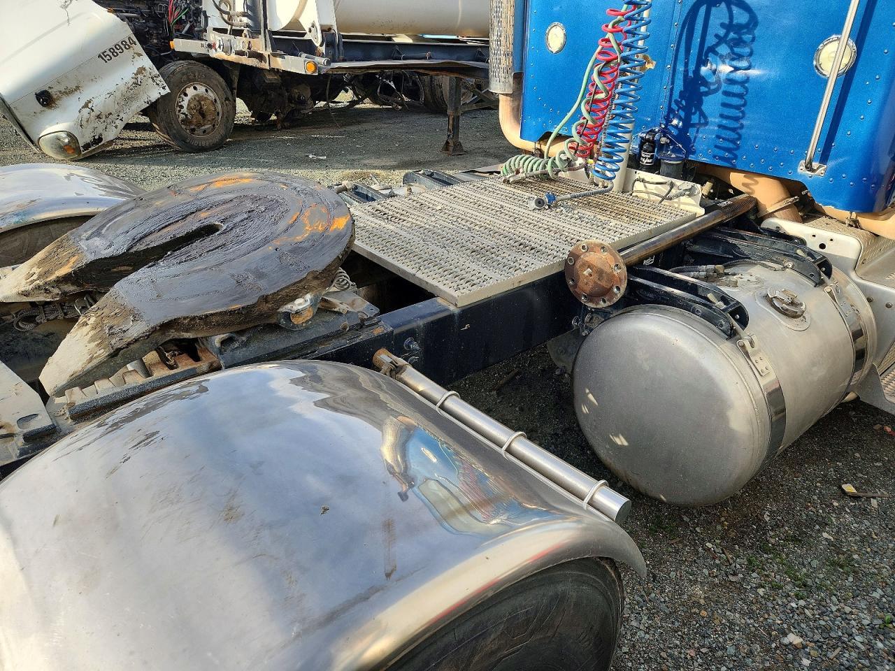 2016 Peterbilt 389 Semi Truck