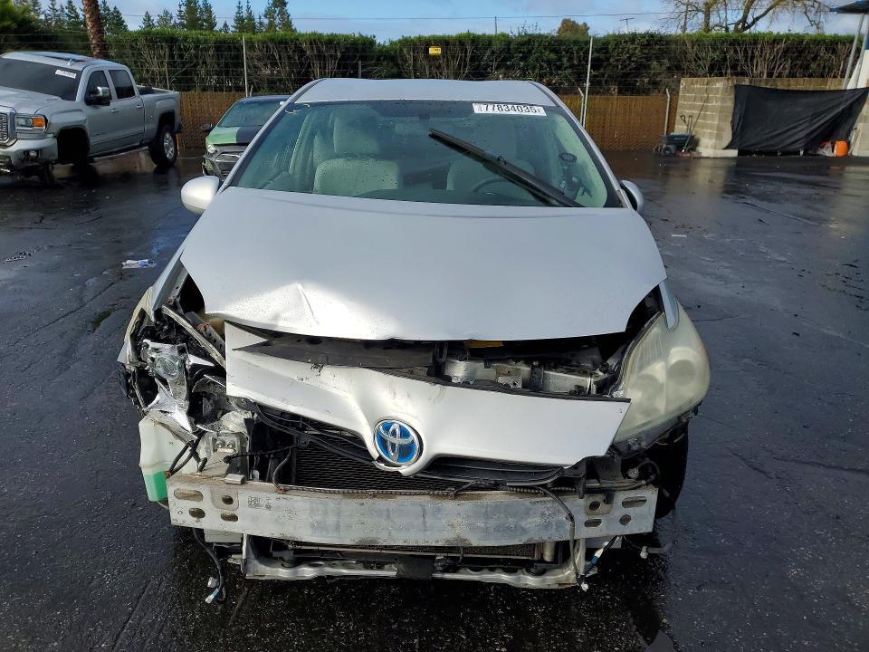 2010 Toyota Prius iii