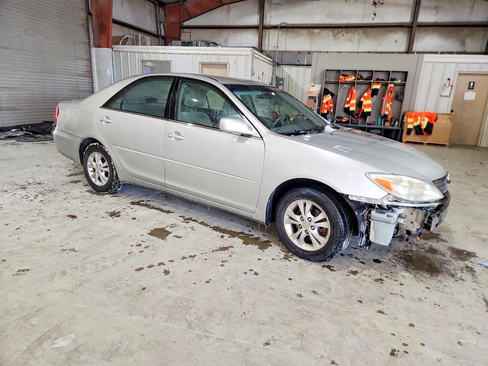 2004 Toyota Camry le V6