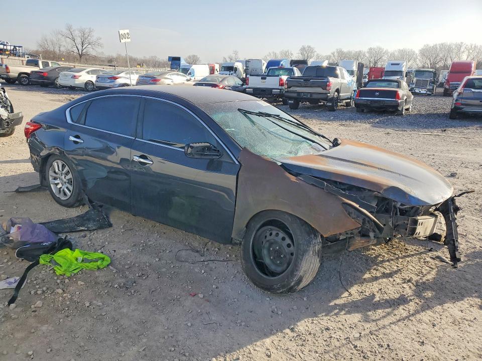 2016 Niss Altima 2.5 s