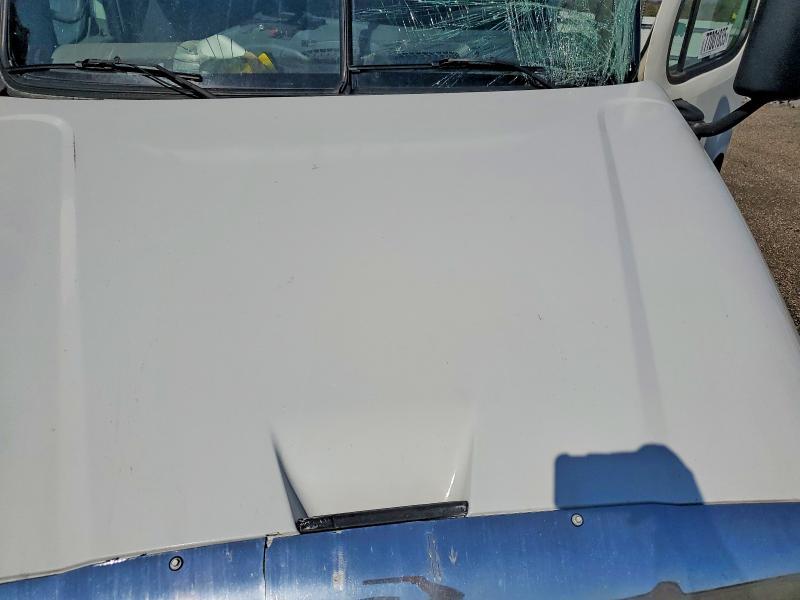 2016 Freightliner Cascadia 126 Semi Truck